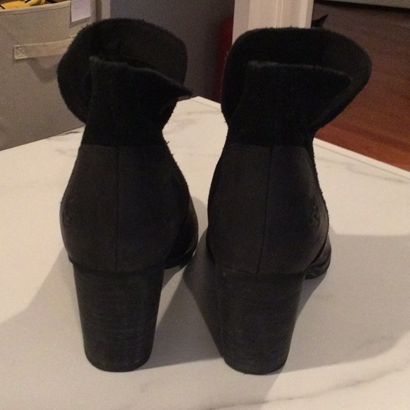 Timberland chunky black heeled boots, size 6.5. - Picture 2 of 7